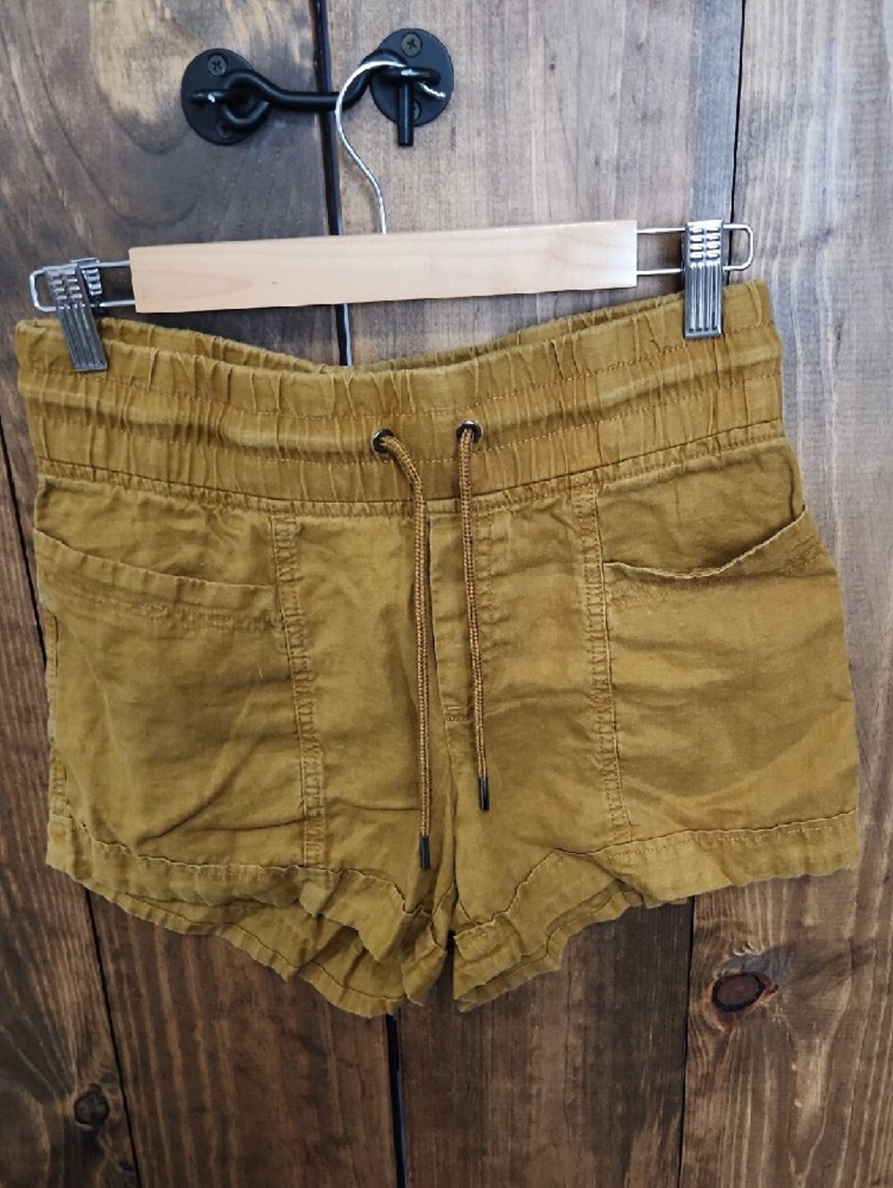 Athleta Linen Khaki Drawstring Casual Athletic Shorts